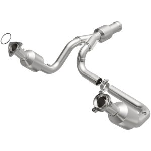GMC Yukon XL Catalytic Converter - Magnaflow - California Grade CARB Compliant - `15-`16 GMC Yukon XL Catalytic Converter - Magnaflow - California Grade CARB Compliant - `15-`16