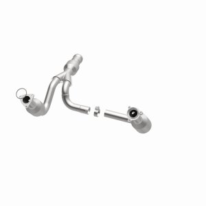 GMC Yukon XL Catalytic Converter - Magnaflow - California Grade CARB Compliant - `15-`16