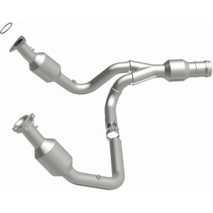 GMC Yukon XL Catalytic Converter - Magnaflow - California Grade CARB Compliant - `15-`16