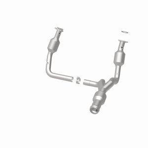 GMC Yukon XL Catalytic Converter - Magnaflow - California Grade CARB Compliant - `15-`16