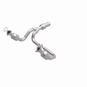 GMC Yukon XL Catalytic Converter - Magnaflow - California Grade CARB Compliant - `15-`16