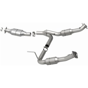 Ford Explorer Catalytic Converter - Magnaflow - HM Grade Direct-Fit - `02-`05 Ford Explorer Catalytic Converter - Magnaflow - HM Grade Direct-Fit - `02-`05