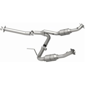 Ford Explorer Catalytic Converter - Magnaflow - HM Grade, Direct-Fit, Federal/EPA Compliant, Y-Pipe Assembly, Stainless Steel - `04-`05
