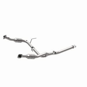 Ford Explorer Catalytic Converter - Magnaflow - HM Grade, Direct-Fit, Federal/EPA Compliant, Y-Pipe Assembly, Stainless Steel - `04-`05