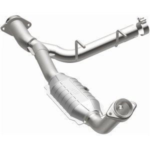Ford Expedition Catalytic Converter - Magnaflow - HM Grade Direct-Fit - `05-`06