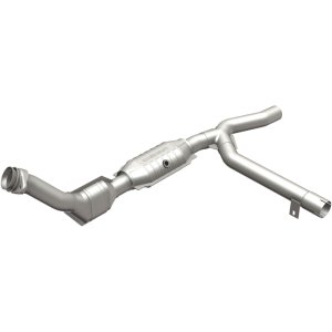 Ford Expedition Catalytic Converter - Magnaflow - HM Grade Direct-Fit - `01-`02