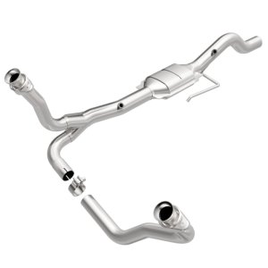 Dodge Durango Catalytic Converter - Magnaflow - HM Grade Direct-Fit, Federal/EPA Compliant - `00-`03