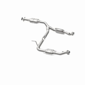 Ford Explorer Catalytic Converter - Magnaflow - Direct Fit - `02-`04 Ford Explorer Catalytic Converter - Magnaflow - Direct Fit - `02-`04