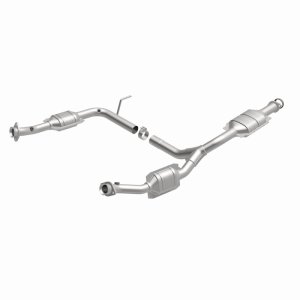 Ford Explorer Catalytic Converter - Magnaflow - Direct Fit - `02-`04 Ford Explorer Catalytic Converter - Magnaflow - Direct Fit - `02-`04