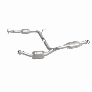 Ford Explorer Catalytic Converter - Magnaflow - Direct Fit - `02-`04 Ford Explorer Catalytic Converter - Magnaflow - Direct Fit - `02-`04