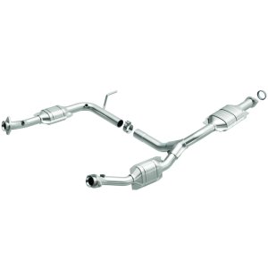 Ford Explorer Catalytic Converter - Magnaflow - Direct Fit - `02-`04 Ford Explorer Catalytic Converter - Magnaflow - Direct Fit - `02-`04