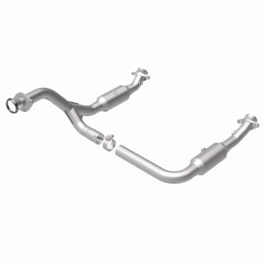 Ford Explorer Catalytic Converter - Magnaflow - HM Grade Direct-Fit - `06-`10