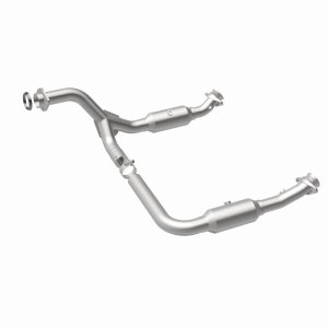Ford Explorer Catalytic Converter - Magnaflow - HM Grade Direct-Fit - `06-`10