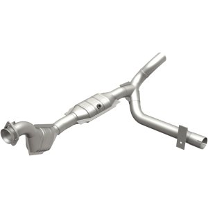 Ford F-150 Catalytic Converter - Magnaflow - Direct Fit, HM Grade - `01-`03