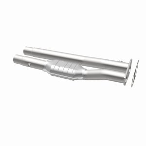 Chevrolet K2500 Catalytic Converter - Rear - Magnaflow - HM Grade, Direct-Fit - `96-`00