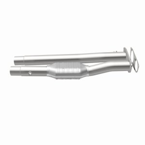 Chevrolet K2500 Catalytic Converter - Rear - Magnaflow - HM Grade, Direct-Fit - `96-`00