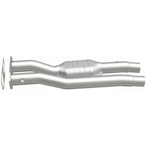 Chevrolet K2500 Catalytic Converter - Rear - Magnaflow - HM Grade, Direct-Fit - `96-`00