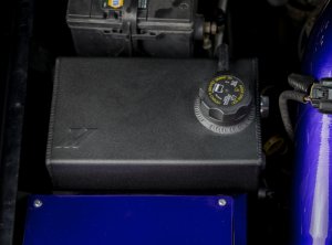 GMC Duramax Coolant Reservoir - Mishimoto - Black - `01-`07 GMC Duramax Coolant Reservoir - Mishimoto - Black - `01-`07