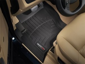 Land Rover LR3 Floor Liners - Front - WeatherTech - FloorLiner DigitalFit - Black - `05-`09