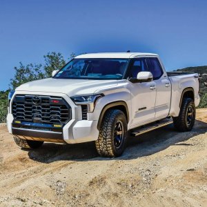 Toyota Tundra Dbl Cab Nerf Bars - Westin - R5 - Textured Black - `22-`27