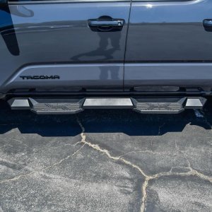 Toyota Tacoma Nerf Step Bars - Double Cab - Westin - HDX Xtreme - Textured Black - `24-`27