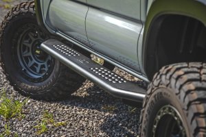 Toyota Tacoma Running Boards - Rough Country - OV2 - '16-'23