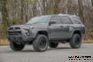 Toyota 4Runner - 3.5" Lift Kit - V2 Monotube Shocks - Rough Country 
