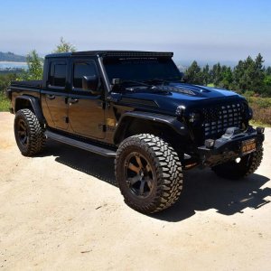 Jeep Gladiator Running Board - Westin - Outlaw - Textured Black Powder Coat - `20-`24