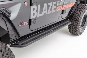 Jeep Wrangler JL SideSteps Complete Kit w/SideStep + Brkts - Go Rhino - Dominator Extreme DSS - Black - `18-`20