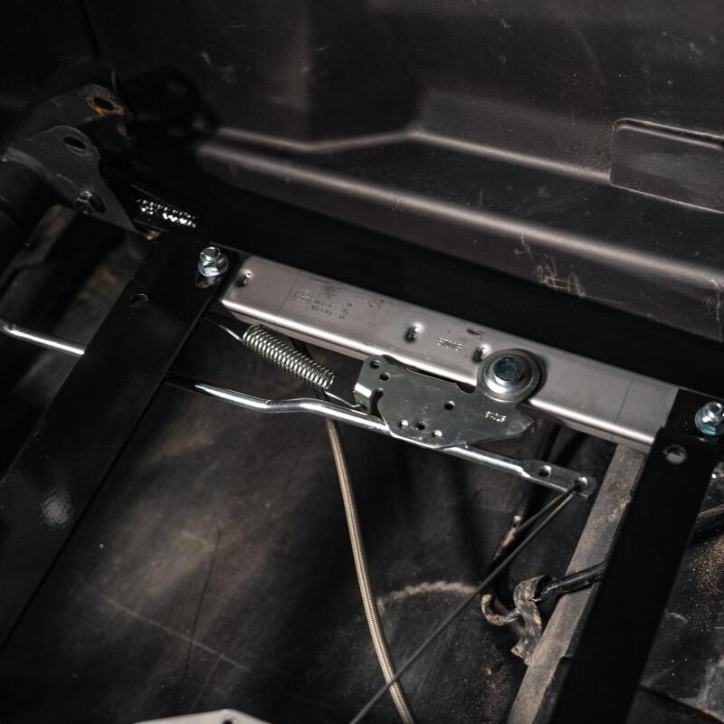 Mercedes-Benz E350 Brake Kit - Front - DFC - Geospec Rotors + 4000 HybriDynamic Pads - `03-`06