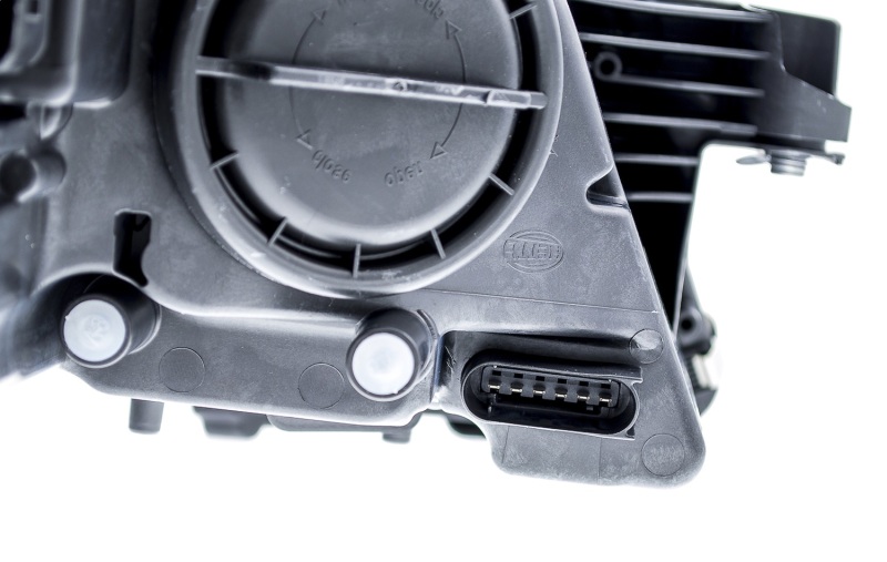 Mercedes-Benz CLS550 Headlight Assembly - Front - Hella - Halogen - `07-`11