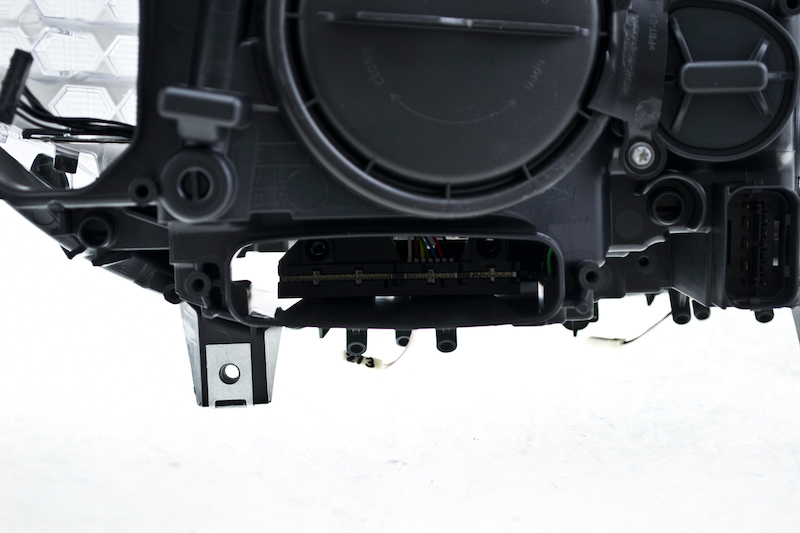 BMW 550i xDrive Headlight - Front - Hella - Xenon - `11-`13