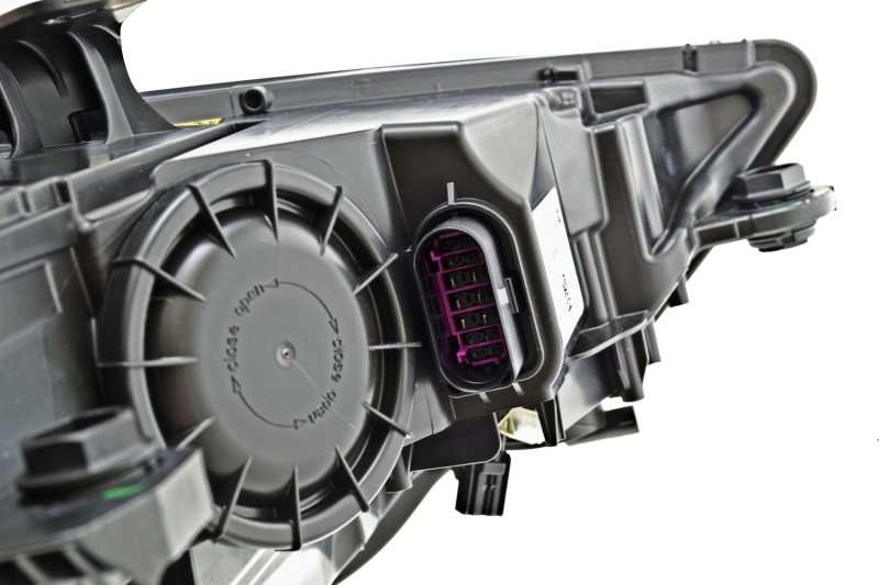 Audi A3 Quattro Headlight Assembly - Hella - Bi-Xenon - `15-`16