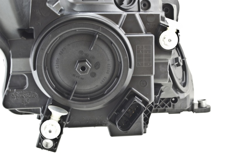 Mercedes-Benz Metris Headlight Assembly - Front - Hella - OE Replacement - 2016