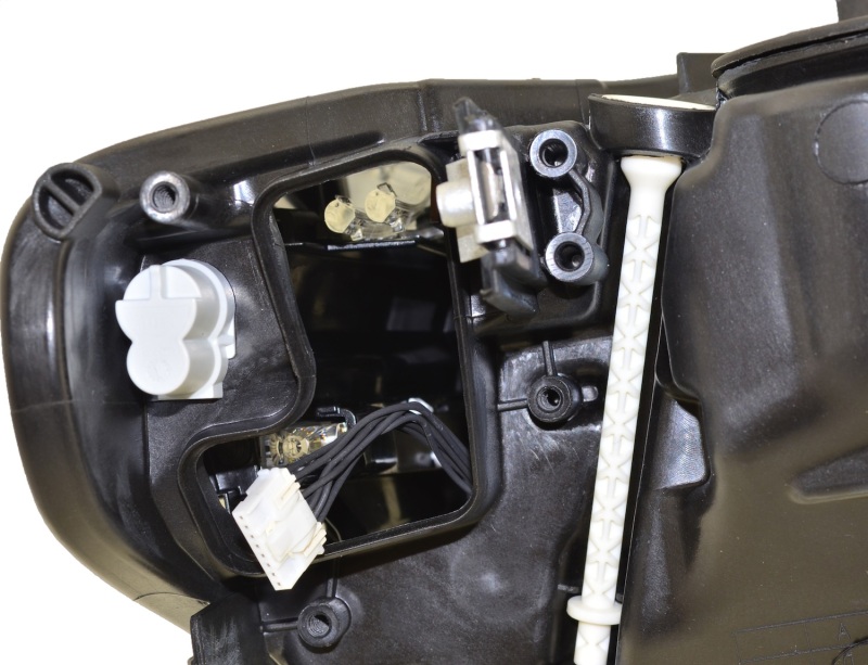 BMW 320i Halogen Bulb - Hella - LED Headlamp Assembly - `15-`16