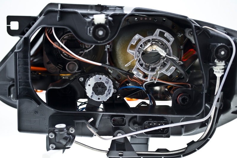 BMW Z4 Headlight Assembly - Hella - Bi-Xenon - `03-`09