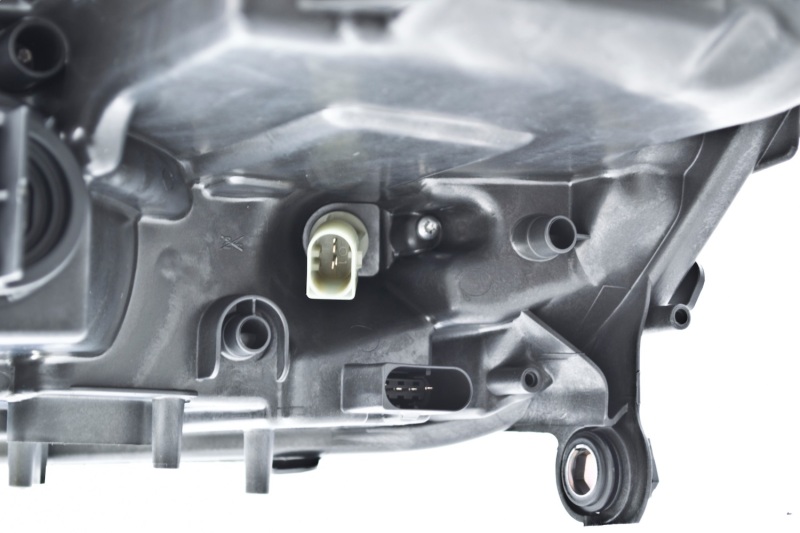 Mercedes-Benz ML350 Headlight Assembly - Hella - Halogen - `06-`08