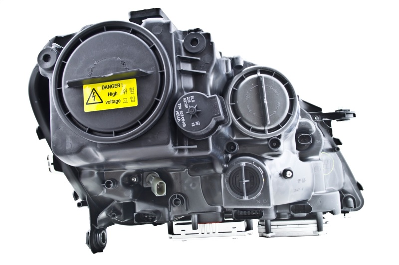 Mercedes-Benz ML63 AMG Headlight Assembly - Hella - OE Replacement - 2007