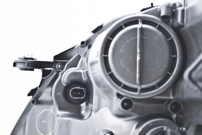 Mercedes-Benz ML320 Headlight Assembly - Hella - 2008