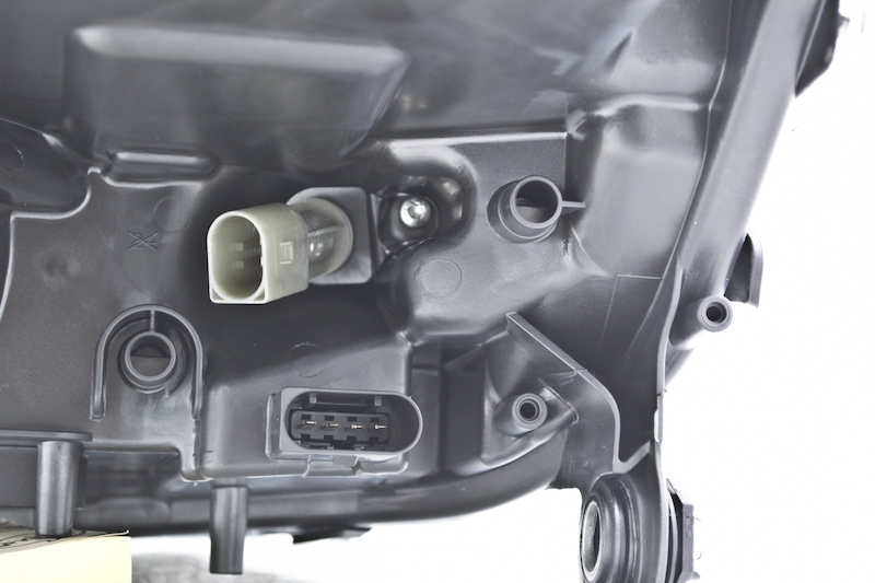 Mercedes-Benz ML320 Headlight Assembly - Hella - 2008