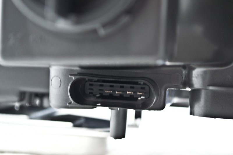 Mercedes-Benz ML63 AMG Headlight Assembly - Hella - `07-`11