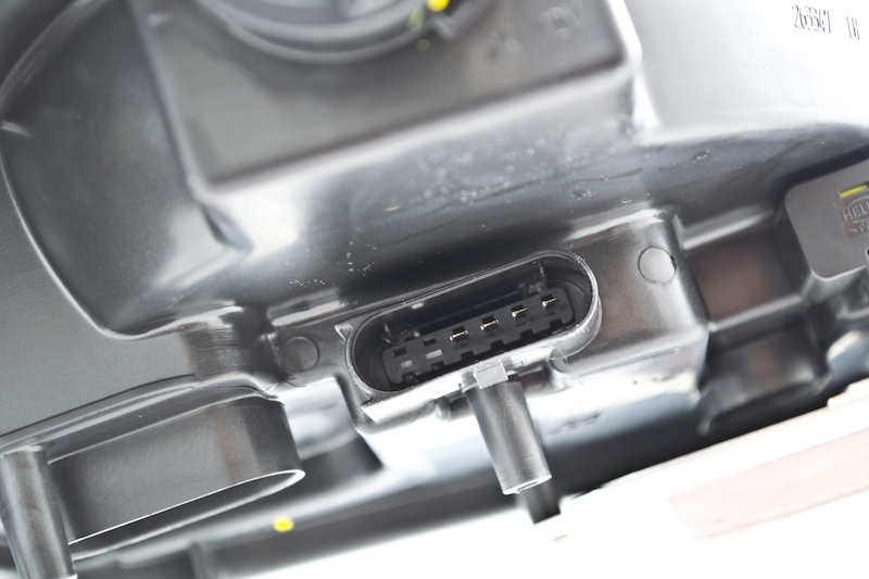 Mercedes-Benz ML500 Headlight Assembly - Hella - OE Replacement - 2008