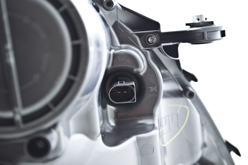 Mercedes-Benz ML63 AMG Headlight Assembly - Hella - OE Replacement - 2008