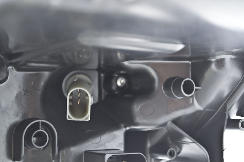 Mercedes-Benz ML550 Headlight Assembly - Hella - HLMP RH BI-XEN W BALLAST - 2008