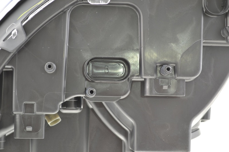 Mercedes-Benz GL450 Headlight Assembly - Hella - 2007