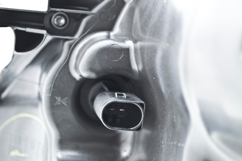 Mercedes-Benz GL450 Headlight Assembly - Front - Hella - Bi-Xenon - `10-`12