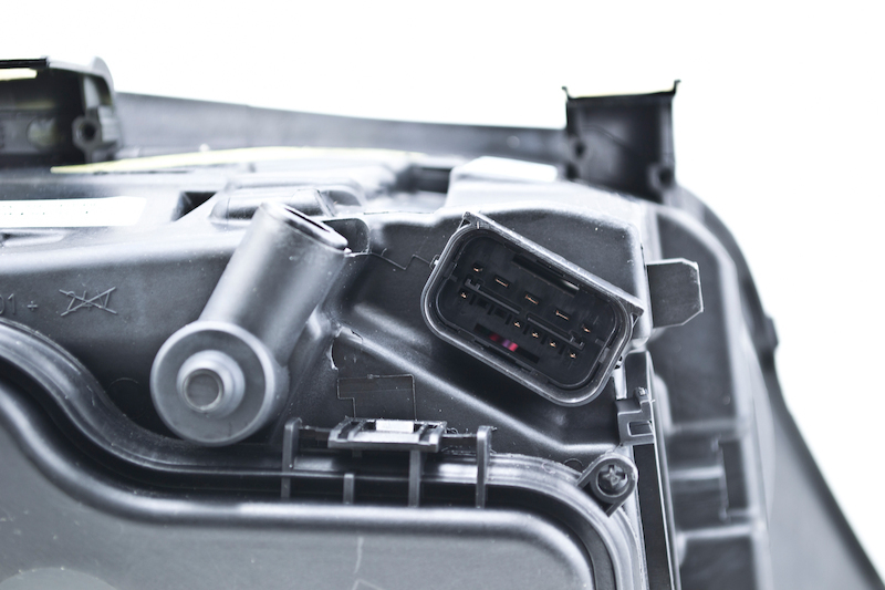 BMW 330i Headlight Assembly - Front - Hella - Bi-Xenon - 2006