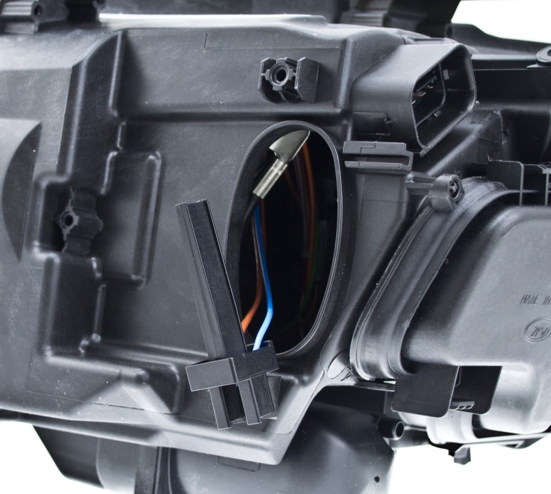 BMW 328xi Headlight Assemblies - Hella - Bi-Xenon - `07-`08