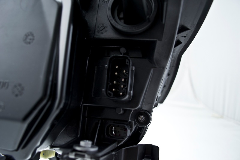 BMW 545i Headlight Assembly - Hella - Xenon - 2005