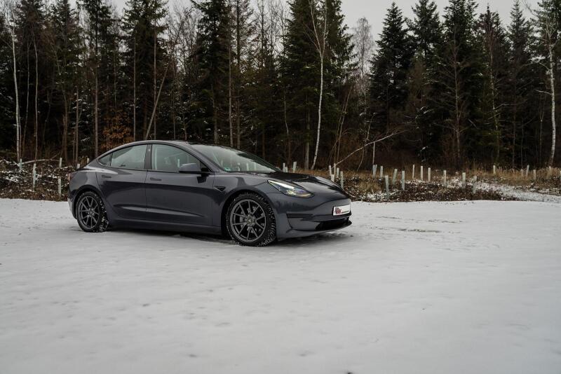 Tesla Model 3 Coilover Suspension Kit - KW - V3 Leveling - `17-`27